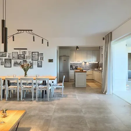 Villa Modern Grgo With Pool And Jacuzzi In *