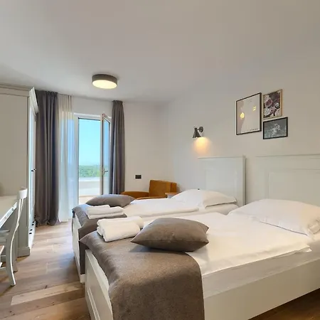 Modern Grgo With Pool And Jacuzzi In Villa *