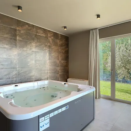 Villa Modern Grgo With Pool And Jacuzzi In