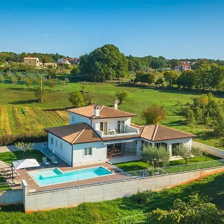 Villa Modern Grgo With Pool And Jacuzzi In