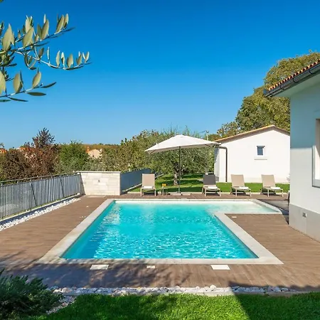Villa Modern Grgo With Pool And Jacuzzi In