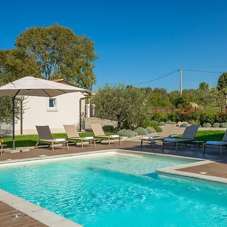Villa Modern Grgo With Pool And Jacuzzi In *