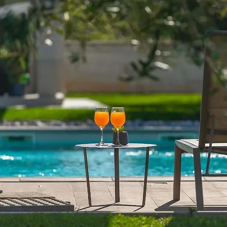 Modern Grgo With Pool And Jacuzzi In Tinjan