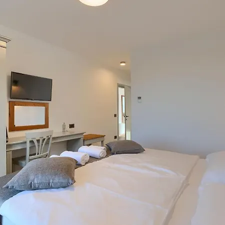 Modern Grgo With Pool And Jacuzzi In Villa *